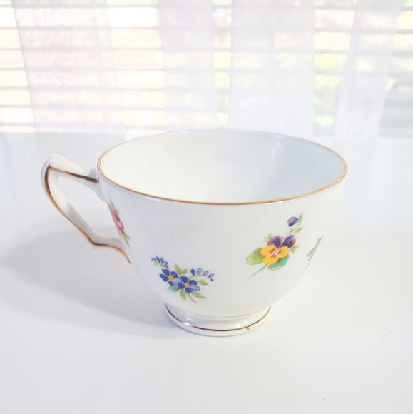 Fine Bone China Crown Staffordshire England Tea Cup - Picture 4 of 7